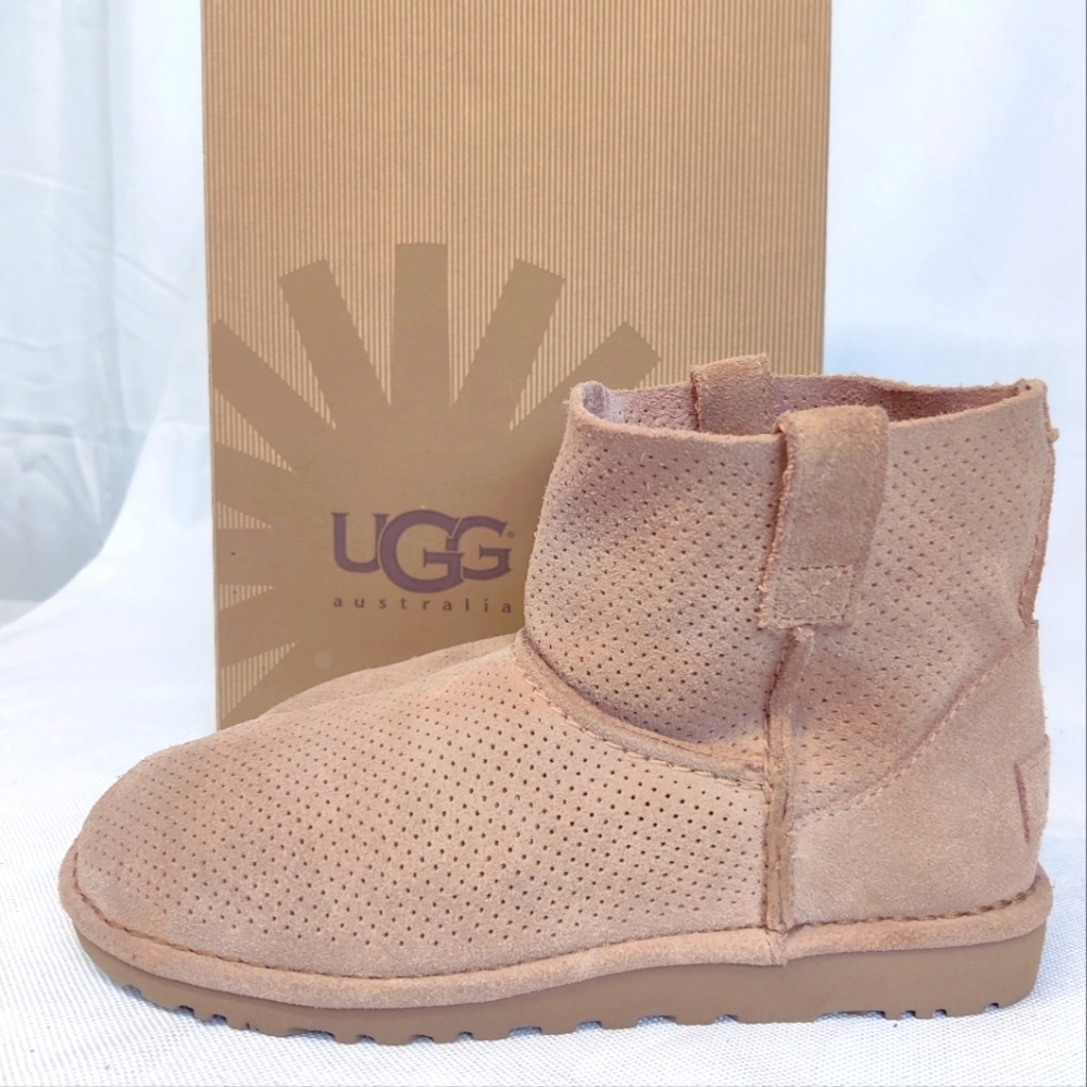 Ugg Classic Unlined Mini Perf Boots Tan Size 6 w/ Flaws
